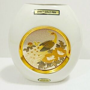 Vintage Japanese Chokin style vase,
24K of gold engraving.